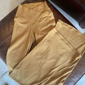 COPY - Aerie offline crossover flare leggings